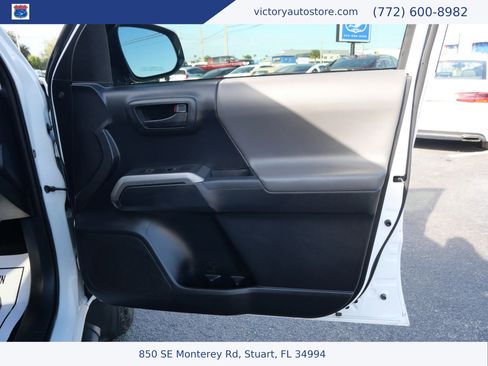 Used 2018 Toyota Tacoma SR5 RWD image 18