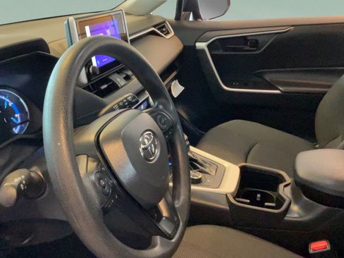 Used 2023 Toyota RAV4 LE AWD/4WD image 22