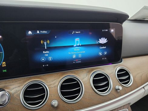 Used 2022 Mercedes-Benz E 350 Sedan image 10