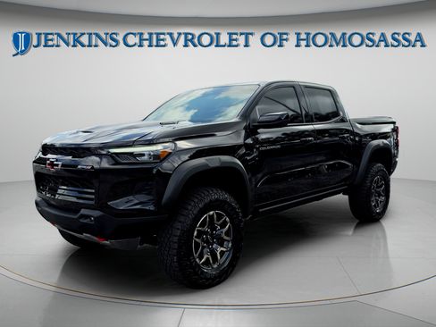 Used 2025 Chevrolet Colorado ZR2 w/ Technology Package AWD/4WD image 10