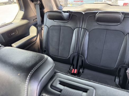 Used 2024 Jeep Grand Cherokee L Laredo AWD/4WD image 18