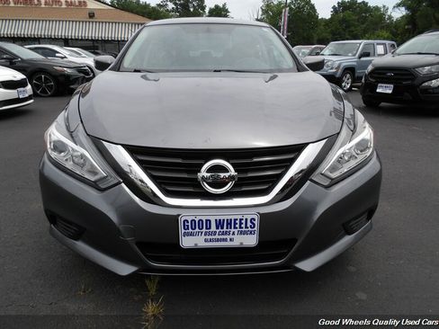 Used 2017 Nissan Altima 2.5 S w/ Power Driver Seat Package FWD image 2