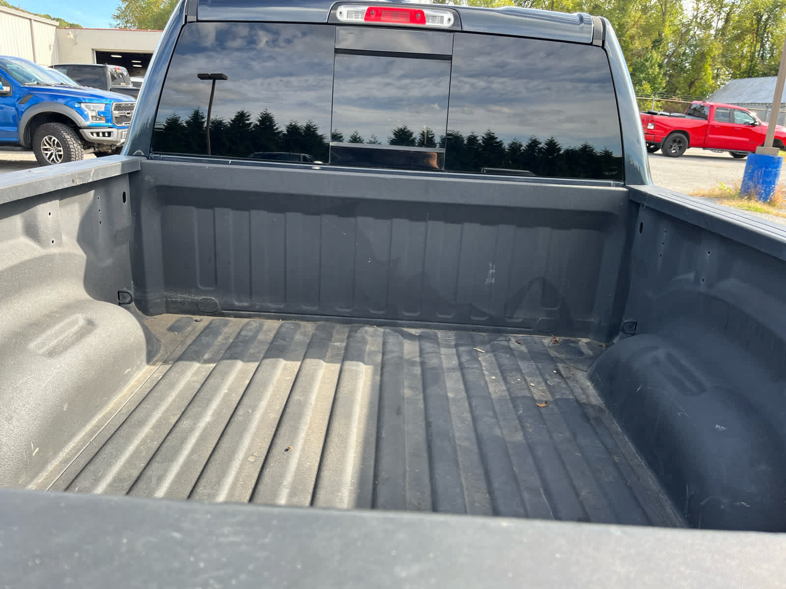 Used 2019 RAM 1500 Laramie AWD/4WD image 27