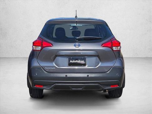 Used 2020 Nissan Kicks S FWD image 7