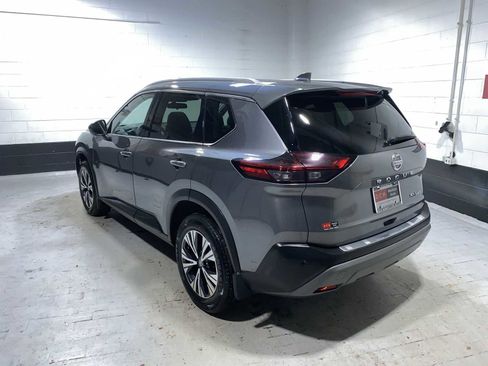 Used 2021 Nissan Rogue SV w/ Premium Package image 4