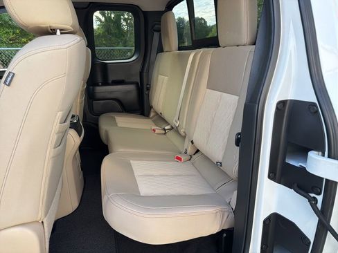 Used 2017 Nissan Titan SV AWD/4WD image 19
