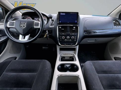 Used 2014 Dodge Grand Caravan SXT w/ Rear Park Assist Package FWD image 7
