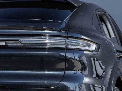 Certified 2026 Porsche Cayenne Coupe AWD/4WD image 15