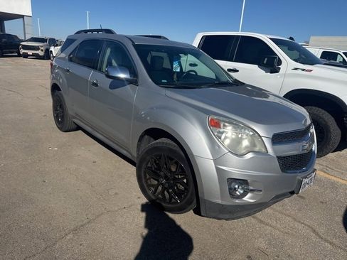 Used 2015 Chevrolet Equinox LT w/ Chrome Appearance Package image 2