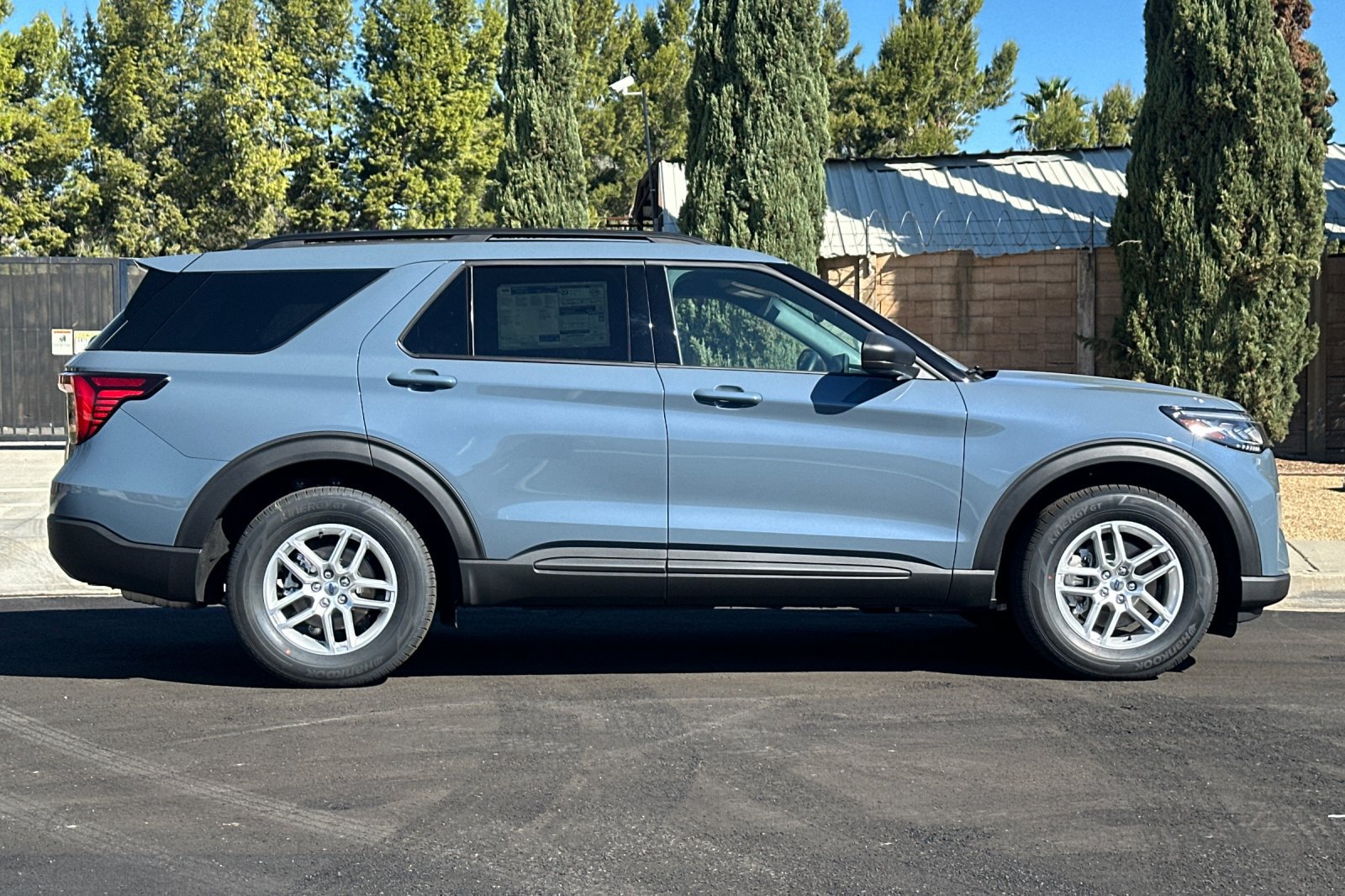 New 2027 Ford Explorer Active w/ Active Comfort Package RWD image 3