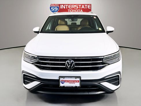 Used 2022 Volkswagen Tiguan SE AWD/4WD image 2