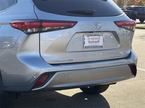 Certified 2020 Toyota Highlander Platinum image 6