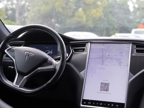 Used 2018 Tesla Model S 100D AWD/4WD image 9