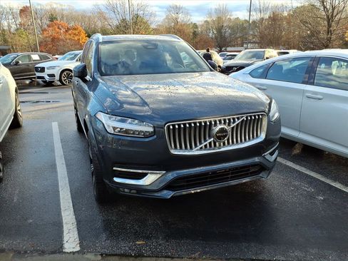 Used 2024 Volvo XC90 B5 Plus AWD/4WD image 2