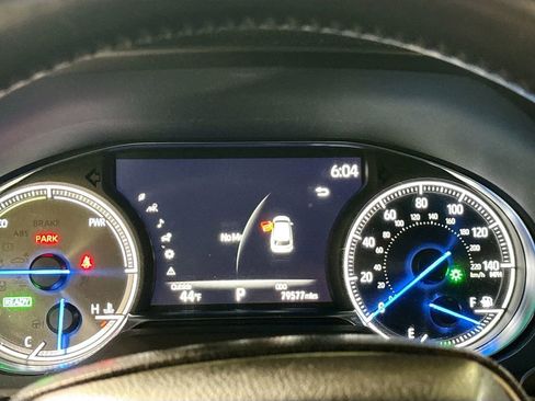 Used 2021 Toyota Venza Limited w/ Advanced Technology Package image 12