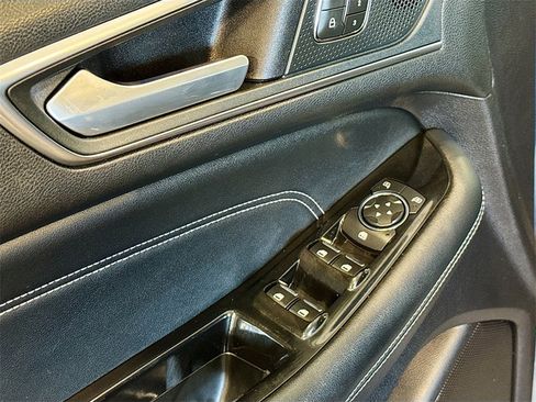 Used 2019 Ford Edge Titanium w/ Cold Weather Package image 15