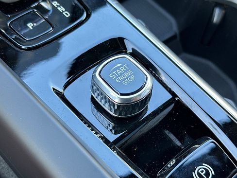 New 2026 Volvo XC60 B5 Plus AWD/4WD image 19