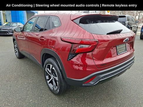 Used 2024 Chevrolet Trax RS w/ Driver Confidence Package image 7