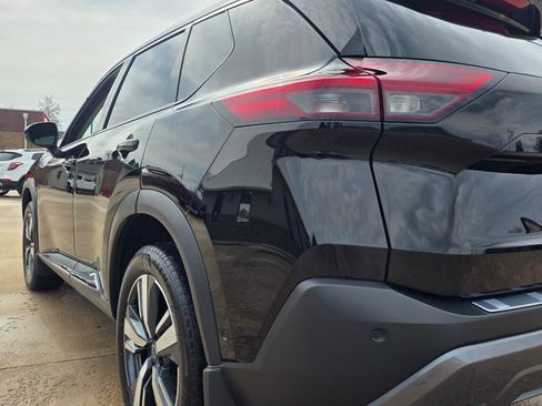 Used 2023 Nissan Rogue SL w/ SL Premium Package image 17