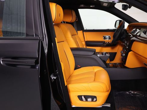 Certified 2024 Rolls-Royce Phantom Extended Wheelbase w/ The Phantom Package image 35