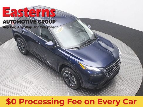 Used 2024 Nissan Rogue SV AWD/4WD image 3