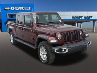 Used 2021 Jeep Gladiator Sport AWD/4WD video 1