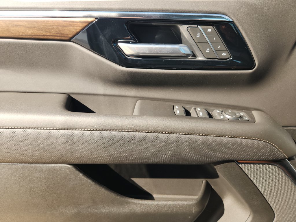 New 2026 Chevrolet Tahoe High Country AWD/4WD image 19