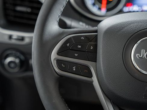 Used 2021 Jeep Cherokee Latitude Lux w/ Sun & Sound Group image 30