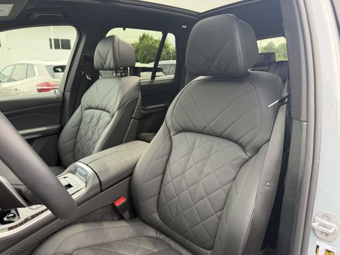 Used 2026 BMW X5 xDrive40i w/ M Sport Package AWD/4WD image 10