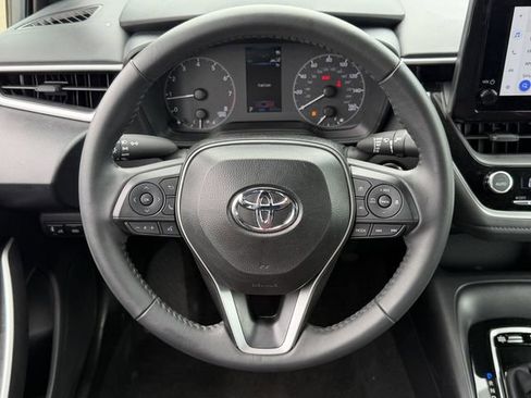 Used 2025 Toyota Corolla SE FWD image 13