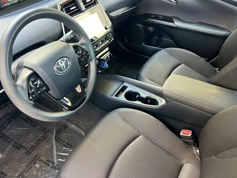 Certified 2022 Toyota Prius LE FWD image 10