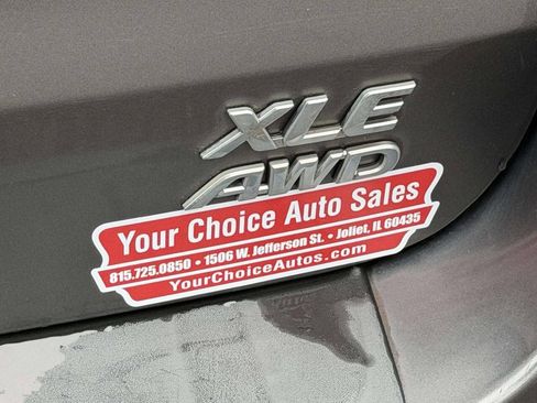Used 2014 Toyota Sienna XLE w/ XLE Premium Package image 5