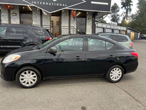 Used 2014 Nissan Versa S image 2