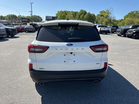 Used 2025 Ford Escape ST-Line w/ Equipment Group 301A image 4