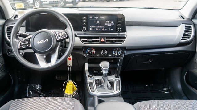 Used 2024 Kia Seltos LX AWD/4WD image 15