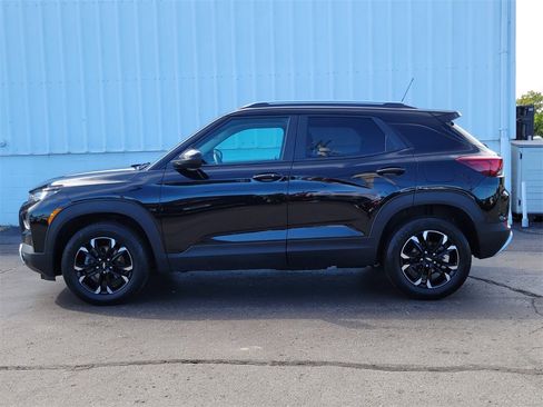 Used 2023 Chevrolet TrailBlazer LT w/ Convenience Package image 2