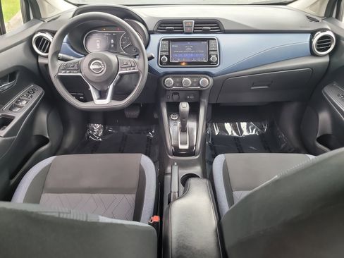 Used 2025 Nissan Versa SV image 14