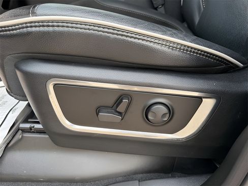 Used 2025 RAM 1500 Laramie w/ Sport Appearance Package image 20