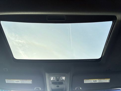 Used 2018 RAM 3500 Laramie Longhorn image 5