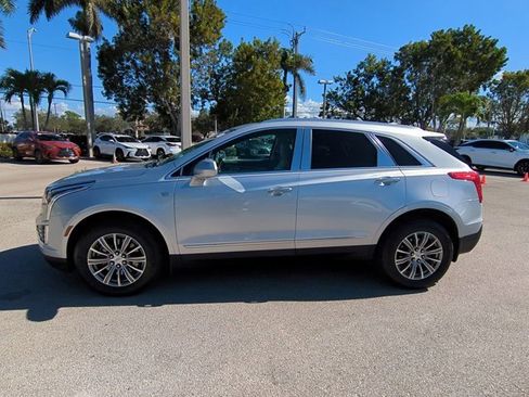 Used 2017 Cadillac XT5 Luxury w/ Driver Awareness Package image 6