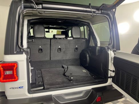 Used 2023 Jeep Wrangler Unlimited Sahara w/ Cold Weather Group image 22