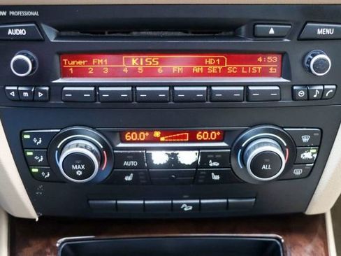 Used 2011 BMW 335i xDrive 335i xDrive image 32