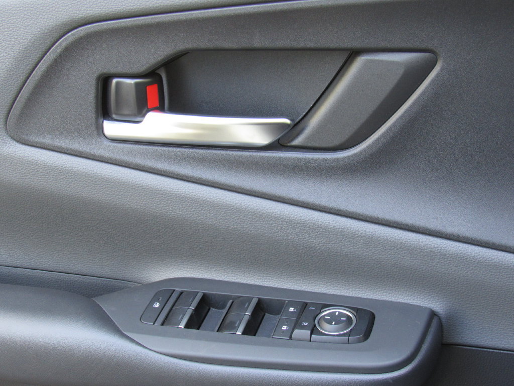 Certified 2025 Toyota Prius XLE FWD image 33