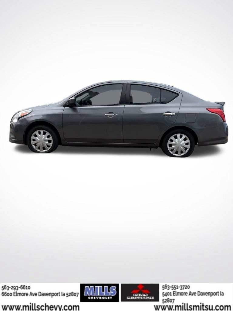 Used 2018 Nissan Versa SV FWD image 2