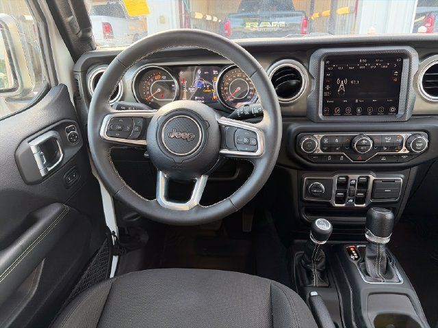 Used 2023 Jeep Wrangler Unlimited Sahara w/ LED Lighting Group AWD/4WD image 13