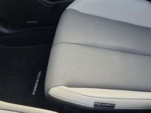 Used 2025 Subaru Forester Limited image 23