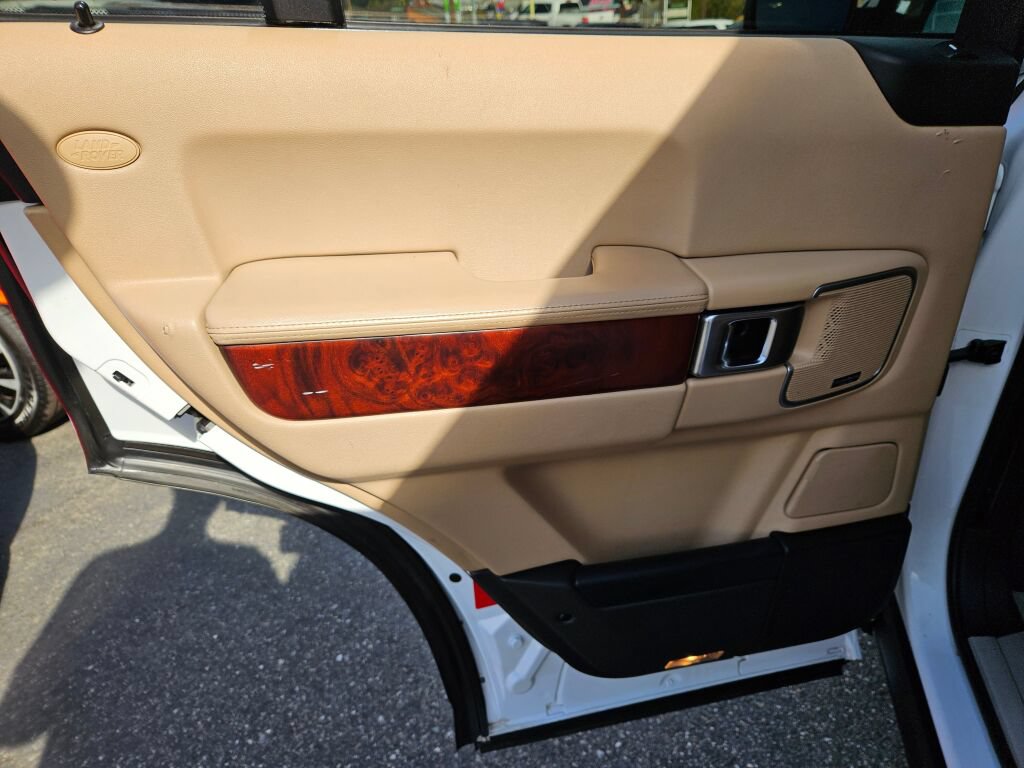Used 2012 Land Rover Range Rover HSE AWD/4WD image 11