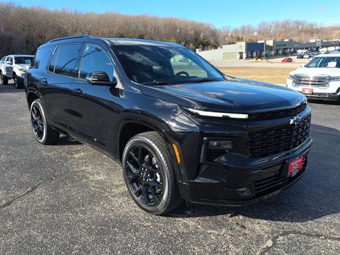 New 2026 Chevrolet Traverse RS w/ LPO, Floor Liner Package image 2