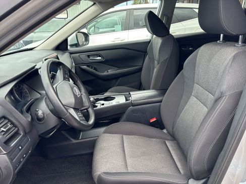 Used 2025 Nissan Rogue SV FWD image 29