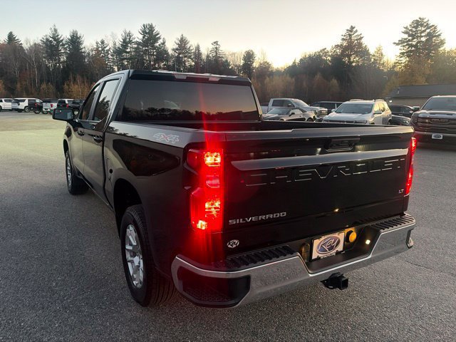 Used 2024 Chevrolet Silverado 1500 LT AWD/4WD image 4